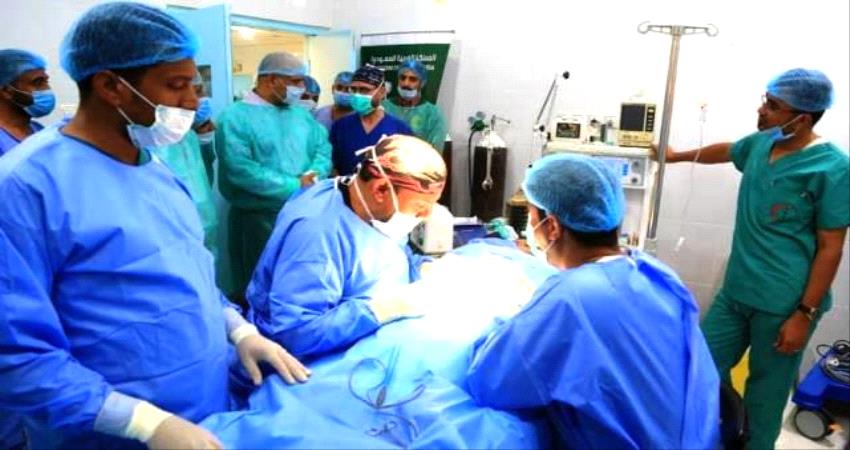 تدشين حملة طبية جراحة المسالك البولية للأطفال بسيئون 