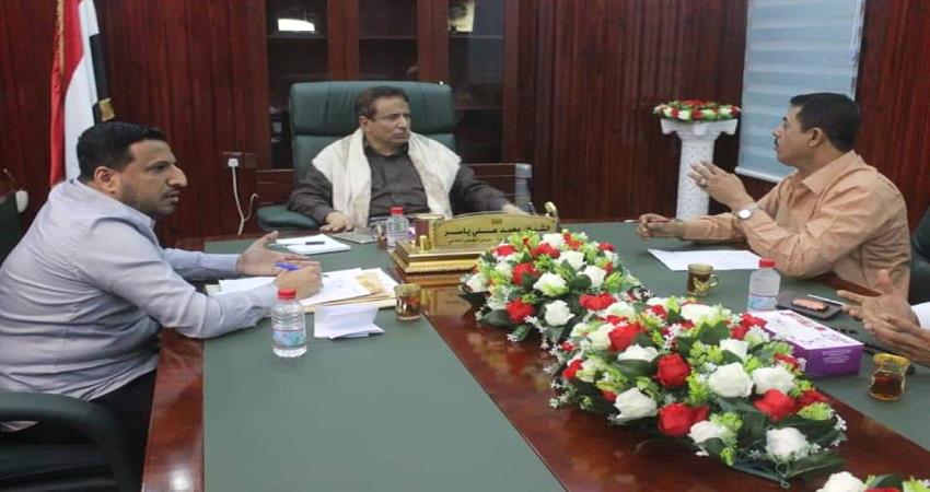 المحافظ ياسر يناقش استعدادات الكهرباء لمواجهة الصيف القادم 