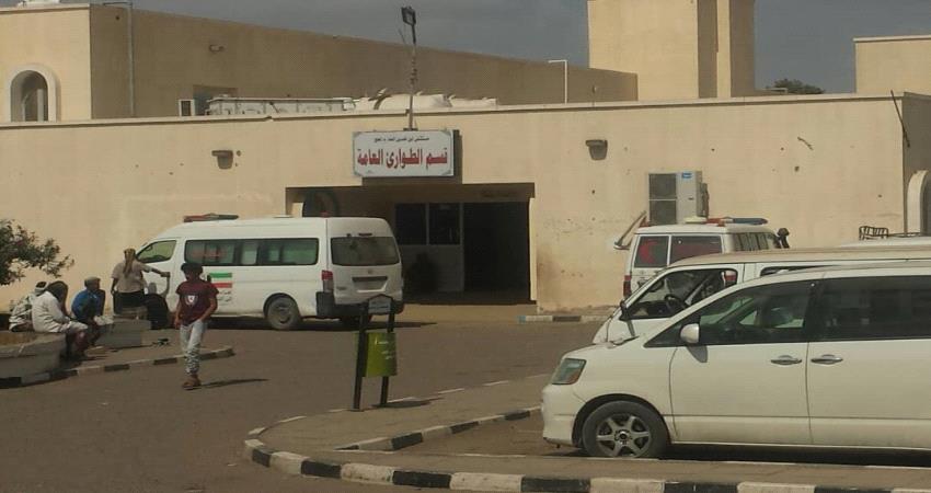 اصابة 3 اشخاص بحادث مروري في لحج