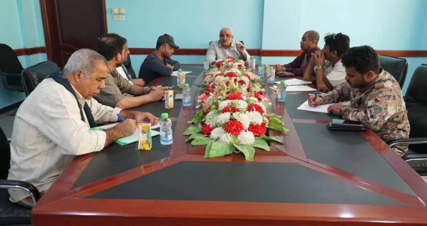 المكلا .. إجتماع يشدد على البدء بكبار المتنفذين في ملف معالجة قضايا الأراضي