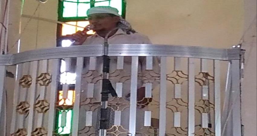 خطباء مساجد ردفان ينتقدون فشل الحكومة ويدعون للنفير ورفد الجبهات