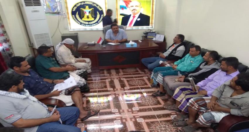 الانتقالي يتسلم شكوى بمصنع إسمنت الوطنية في لحج