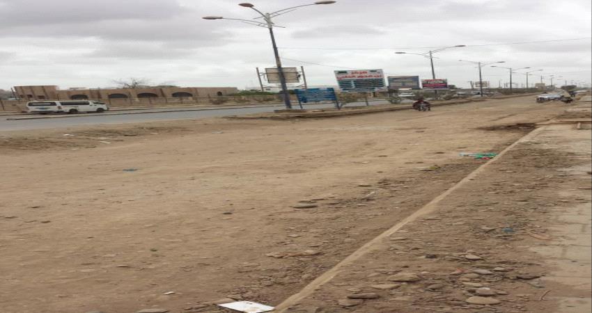 توقف أعمال مشروع سفلتت المدخل الجنوبي بالحوطة لحج