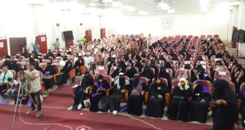 مكتب التخطيط بلحج ينظم حفلا تكريميا للنساء العاملات بمناسبة عيدي المرأة والام 