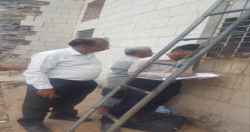 فريقان حقوقي وقانوني من انتقالي لحج يزوران السجن الاحتياطي بلحج 