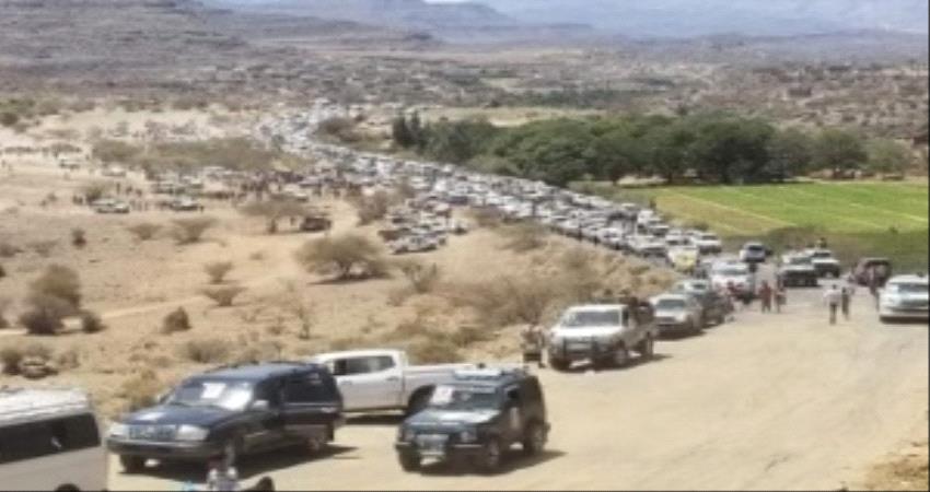 تشييع جثمان قائد عسكري بارز بتعز قتل على ايدي عناصر إخوانية