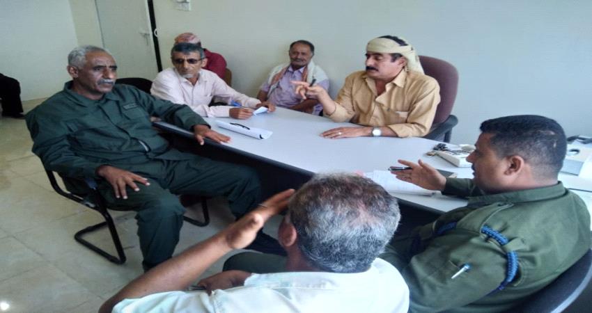 وحدات أمنية بلحج تنسق جهودها للحفاظ على الأمن والاستقرار