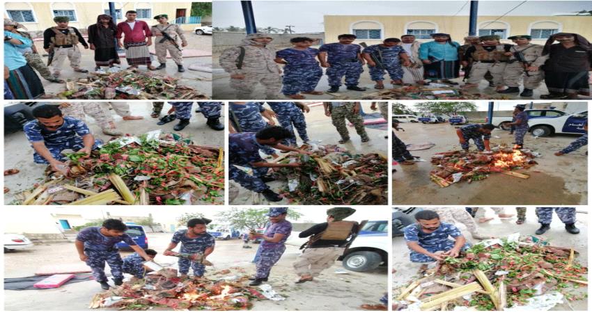 مدينة بحضرموت تشعل النار في كميات من القات وتفرض حظرا عليه