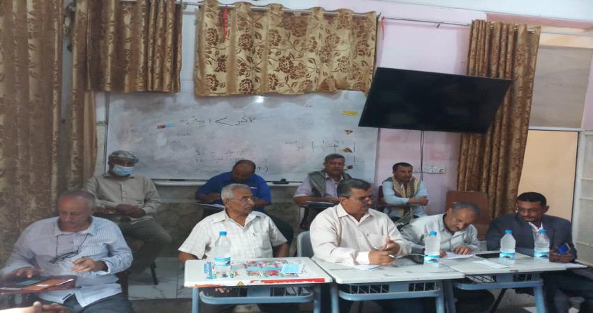 الضالع .. لجنة الطوارئ ومكتب الأوقاف يلتقيان بعددا من أئمة وشيوخ العلم لمناقشة المخاطر المتعلقة بوباء #كورونا