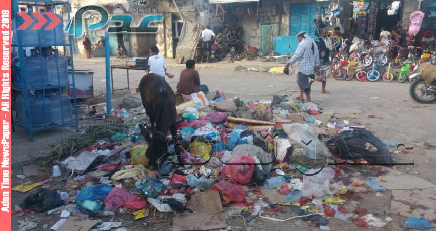 أكوام القمامة .. عبئ كبير وصداع مزمن لسكان الحوطة