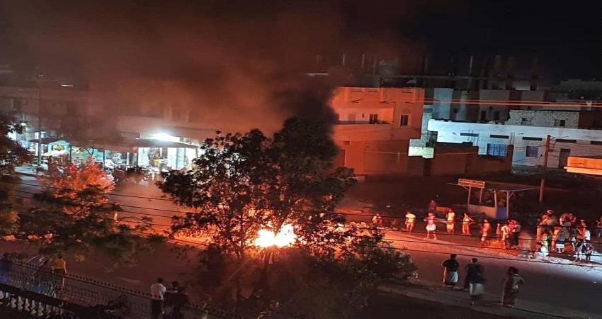 استمرار الاحتجاجات الغاضبة في المكلا استياء لتدهور الخدمات