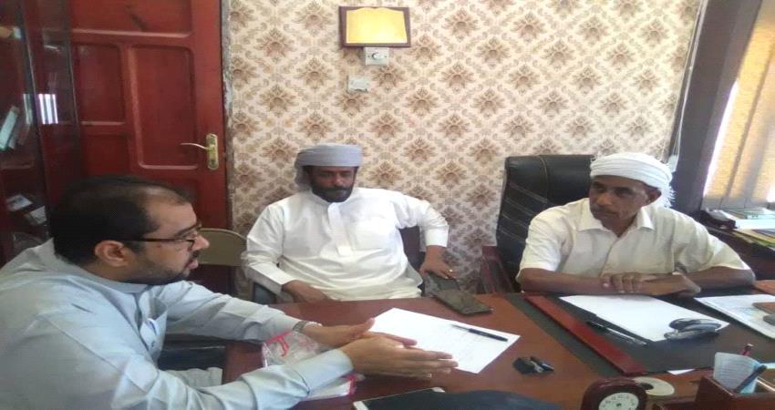 أكبر مستشفيات المهرة تناقش استراتيجية عمل الطواقم الطبية وتقديم حوافز لهم