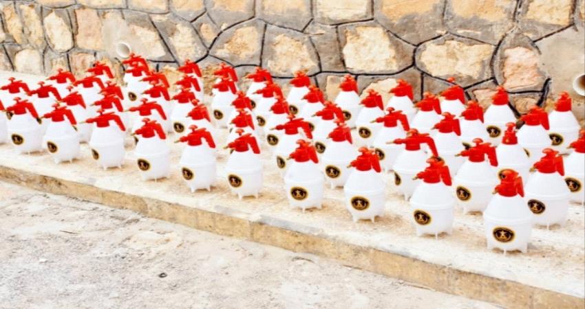 انتقالي غيل باوزير يوزع مضخات رش يدوية لمساجد المديرية 