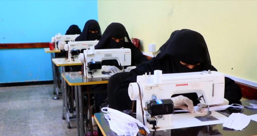 يهدف لإنتاج مليون كمامة .. "الهلال الإماراتي" يفتتح معمل لتصنيع الكمامات في المخا