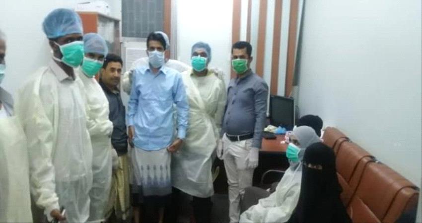 عدن.. الشاجري يوجه مجمع خور مكسر بعلاج الحميات مجانا 