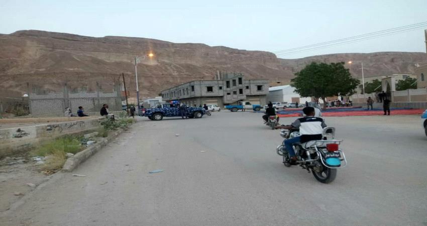 لمجابهة كورونا.. قوات امنية في شبام وادي حضرموت تمنع تجمعات العيد (صورة)