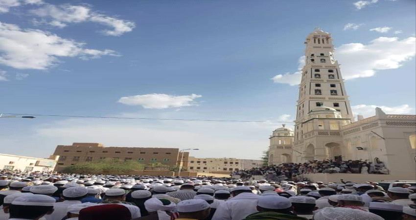 جموع حاشدة تشيع العلامة علي المشهور"صور"