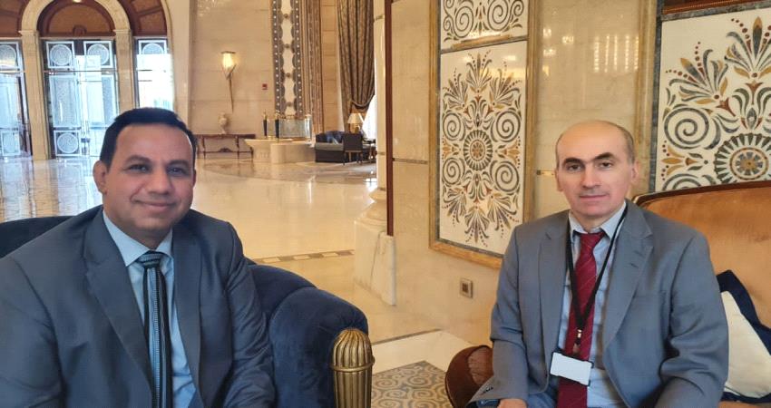 ممثل خارجية الانتقالي يطلع مسؤول أوروبي على أسباب تأخير إعلان الحكومة