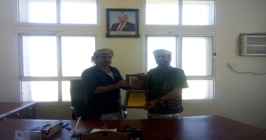 لحج.. الحزام الامني يكرم قائد نقطة الحسيني