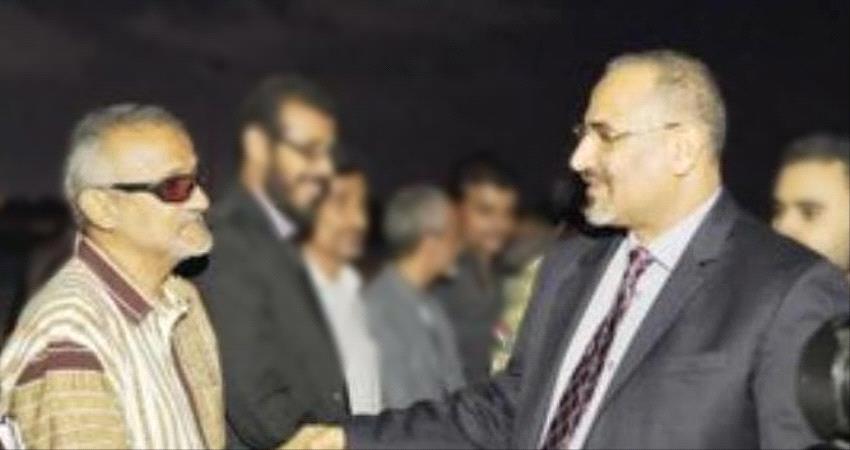 سياسي جنوبي يكشف سر رسالة الرئيس الزبيدي لجو بايدن