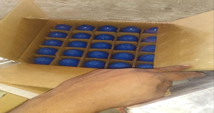 حزام الصبيحة يضبط أسلحة ومواد مهربة في مركبتين غربي لحج