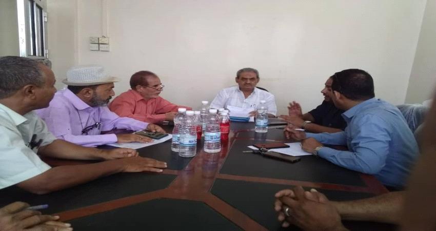 لجنة من الاراضي تقف على أوضاع فرع لحج