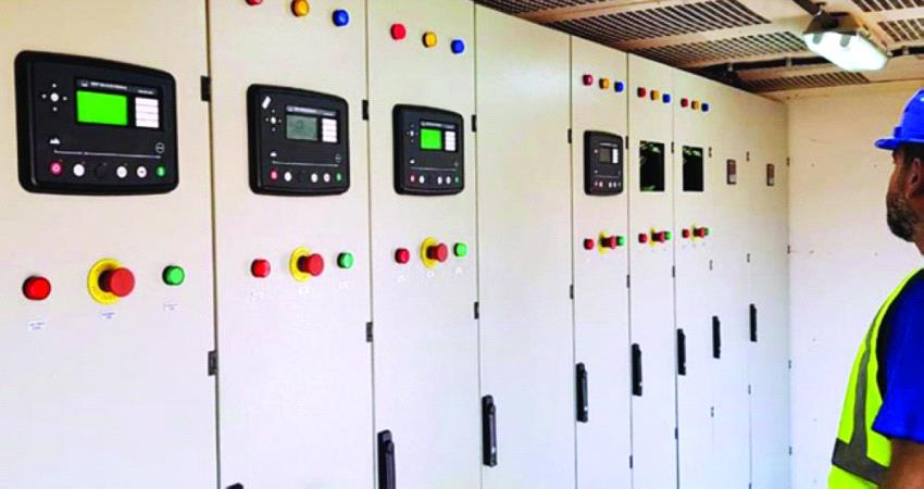 «الامارات» تضيء الساحل الغربي لسقطرى