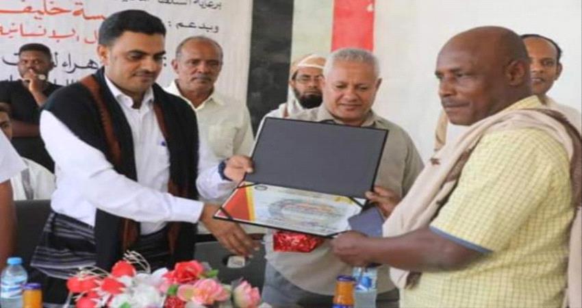 خليفة الإنسانية ترعى تكريم متفوقات ثانوية الزهراء في #سقطرى