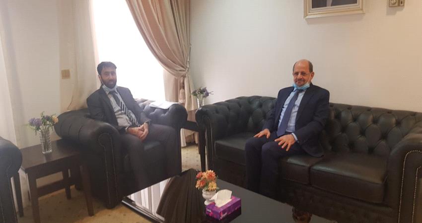 بحث تسهيل التنقل للمسافرين والبضائع عبر منفذ الوديعة