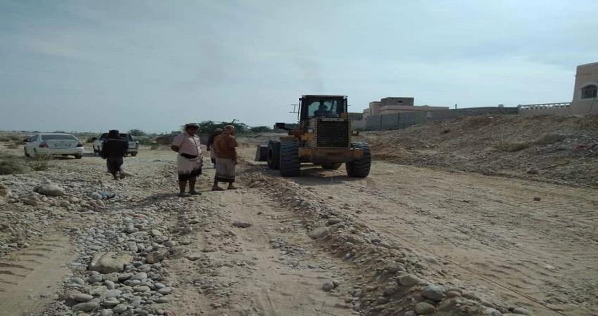 المهرة.. بدء تنفيذ مشروع دفاعات الحماية من خطر السيول