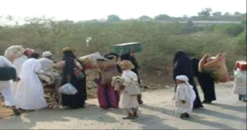 موجة نزوح جديدة للعائلات من حي منظر جراء قصف الحوثيين