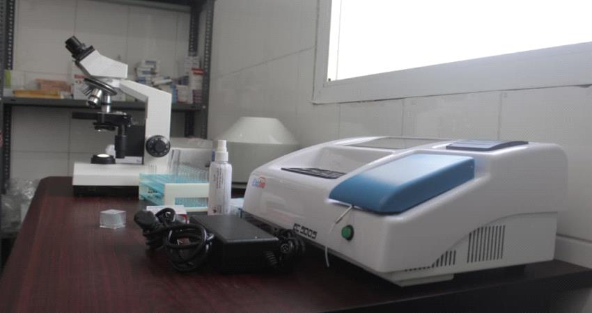 منظمة كير ترفد مركز كوفيد 19 والحميات بأجهزة ومستلزمات طبية في عدن 