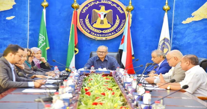 الانتقالي يؤكد نفاذ صبره وتوجهه لحسم المعركة في أبين