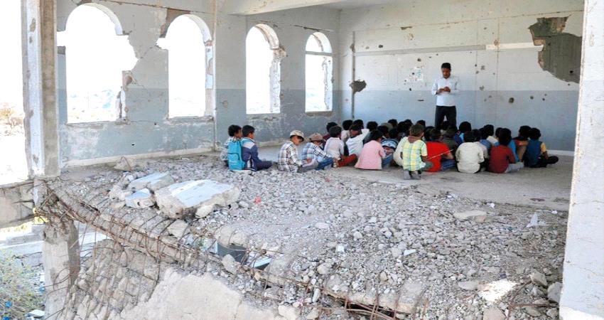 الحوثي والنازحين يخرجون اكثر من الفي مدرسة من الخدمة 