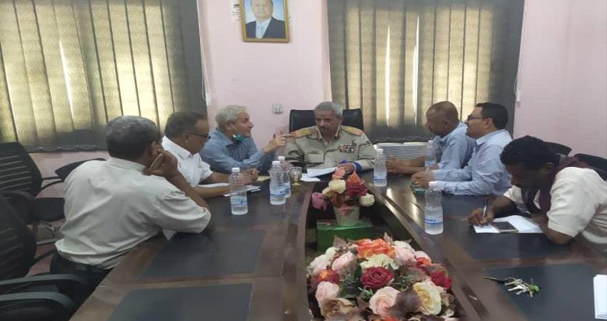 محافظ لحج يوجه بتوفير احتياجات ردفان 