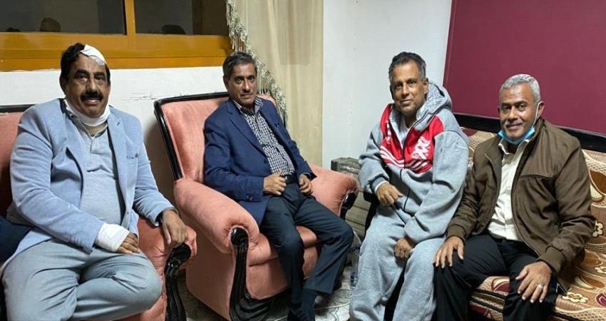 محافظ حضرموت يعود  ثلاثة من القادة العسكريين في مصر