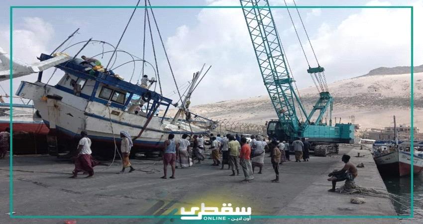 فرق إنقاذ وفنيين.. حضور اماراتي مبكر  في سقطرى خلال الإعصار المداري