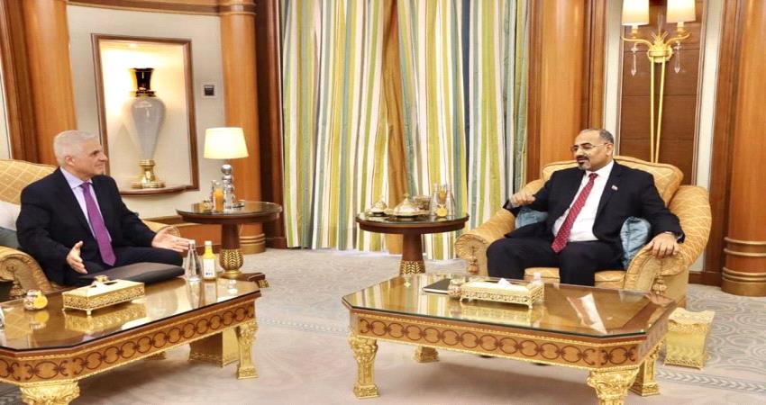  الزُبيدي يؤكد للسفير الروسي : لا حل إلا بالعودة لجذور ومسببات الصراع والاستجابة لمطالب شعب الجنوب