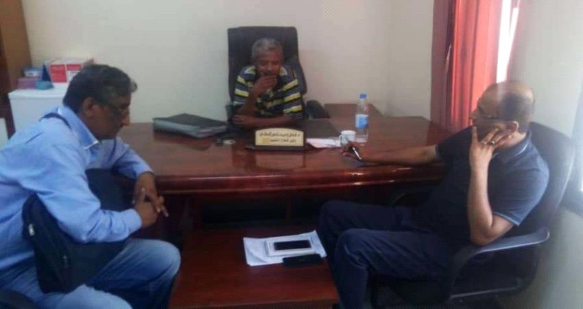 الوكيل لملس يناقش وضع التعليم في ابين