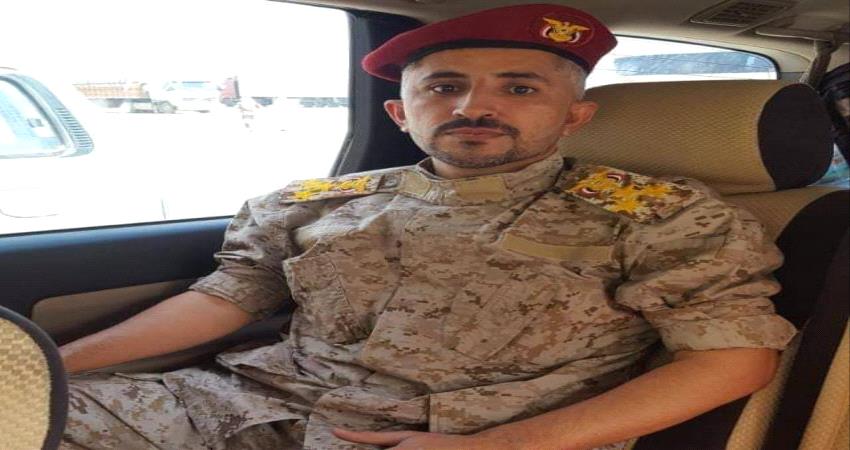 بدلا من الحرب ضد الحوثي.. قائد لواء في الشرعية يفتتح مطعم "بروست" وسلسلة محلات في نجران