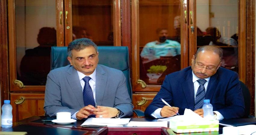 ملف الاتصالات وسبل تطويره في اجتماع للوزير باشريف والمحافظ لملس