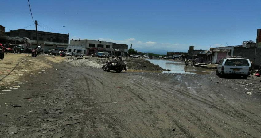 عقب حادثة اقتتال أمام مقر الامن .. نشطاء في أبين يستنكرون تدهور الأوضاع الأمنية بشقرة