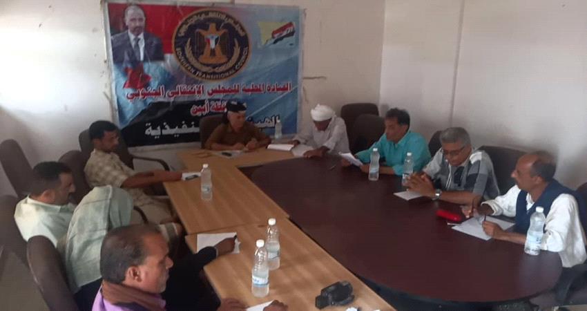 انتقالي أبين يقف أمام خروقات مليشيا الإخوان وحرب الخدمات