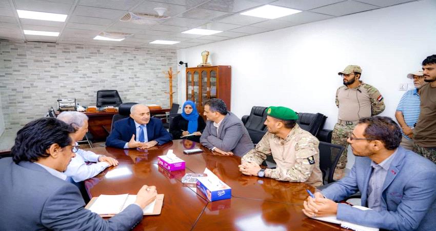 توافق ثنائي بين محافظ عدن والبنك المركزي