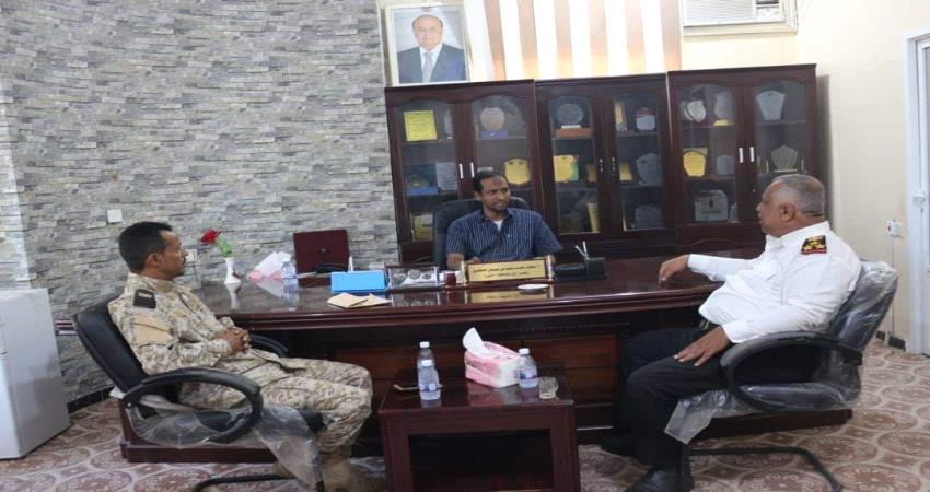 المهرة .. تنسيق أمني بين البحرية وخفر السواحل لمكافحة القرصنة والحد من المخالفات الغير قانونية