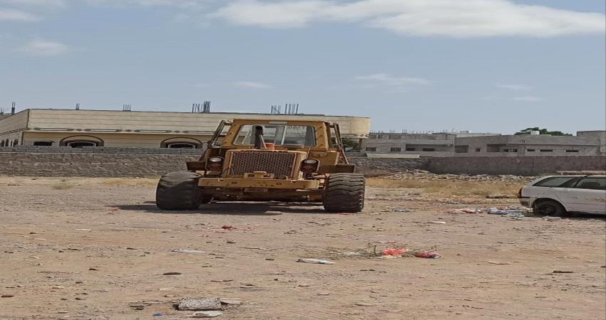 لحج.. الامن يواصل احتجاز شيول و سائقه تسبب بقطع كيبل كهربائي