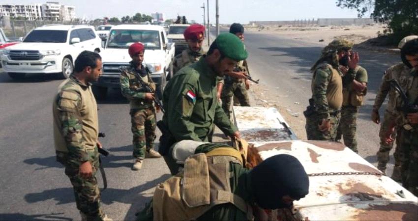 استمرار حملة رفع الحواجز الأمنية والعوائق من خطوط السير بعدن