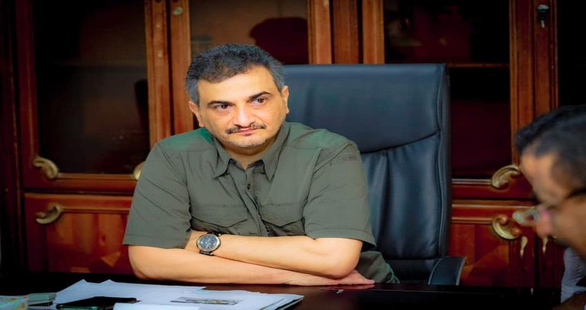 لملس ينظف مخلفات مسؤولين ومتنفذين شماليين وجنوبيين