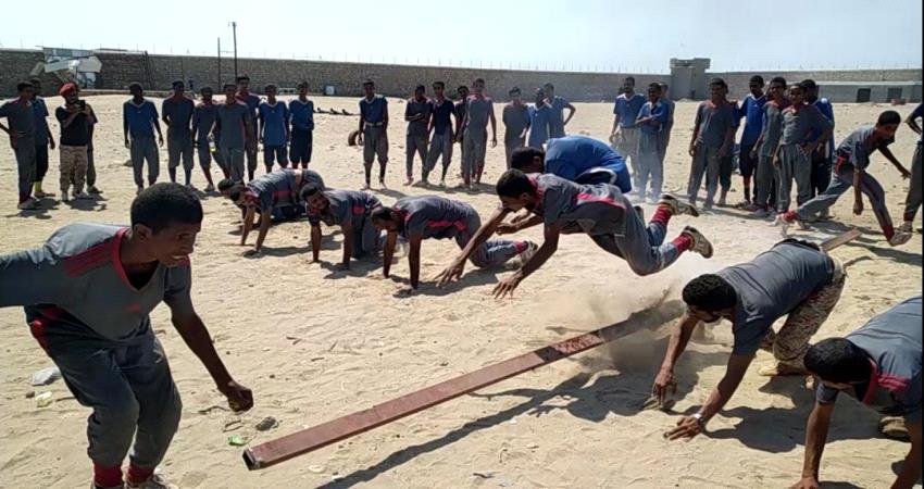 أبين..قوات رمزية في عرض عسكري نوعي احتفاءا باعياد ثورة 14 أكتوبر المجيدة