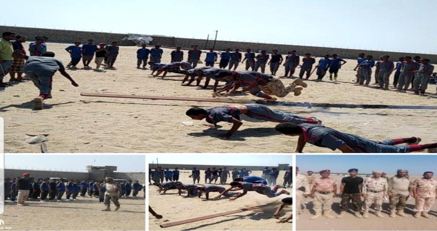 أبين .. استعراض عسكري احتفاءً بذكرى ثورة 14أكتوبر